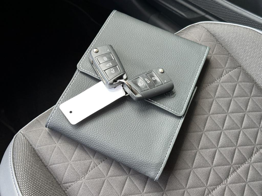 Volkswagen T-cross 1.0 tsi 111pk dsg style | camera | adapt. cruise | carpl