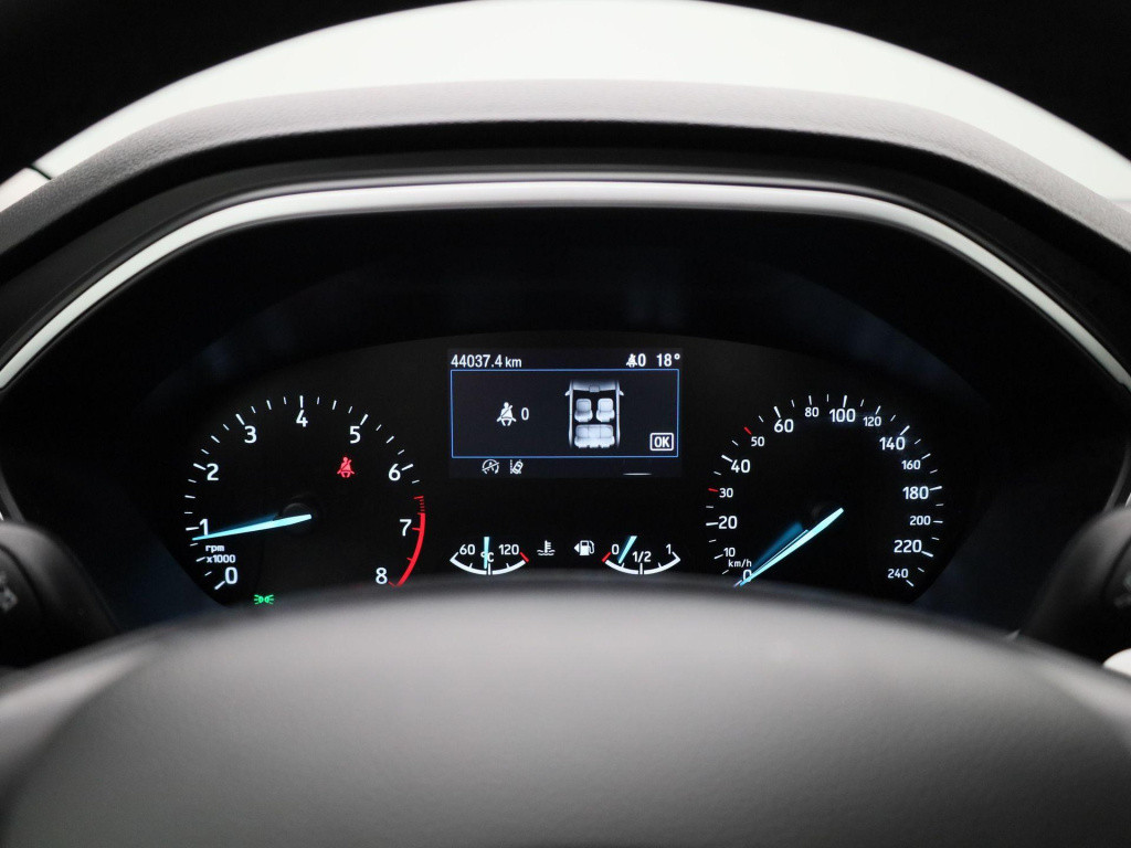 Ford Focus wagon 1.0 ecoboost hybrid trend edition business | cruise contro
