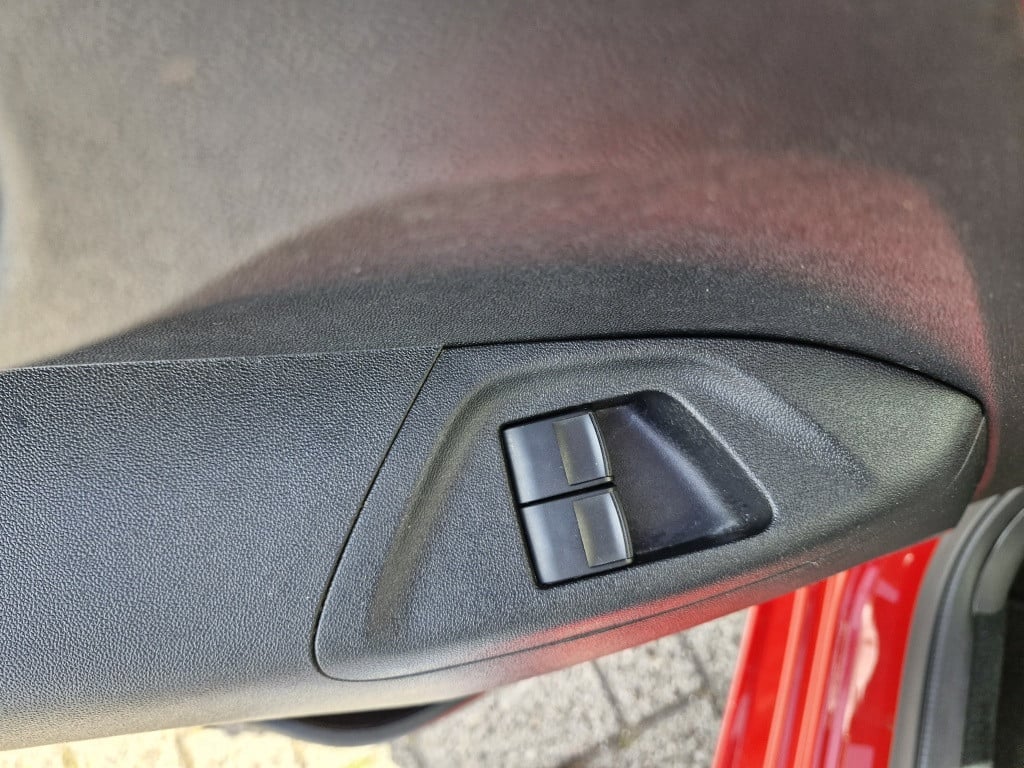 Toyota Aygo 1.0 vvt-i x-play automaat | apple carplay | andoid auto | achte