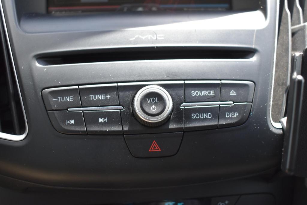 Ford Focus wagon 1.0 titanium edition | wegklapbare trekhaak | climate cont