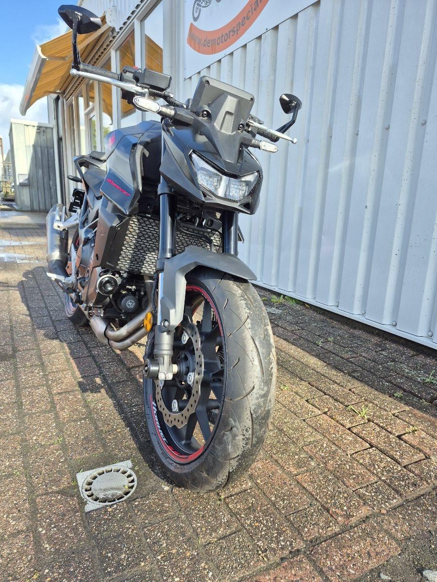 Honda CB750 Hornet uit 2026, stoere naked bike