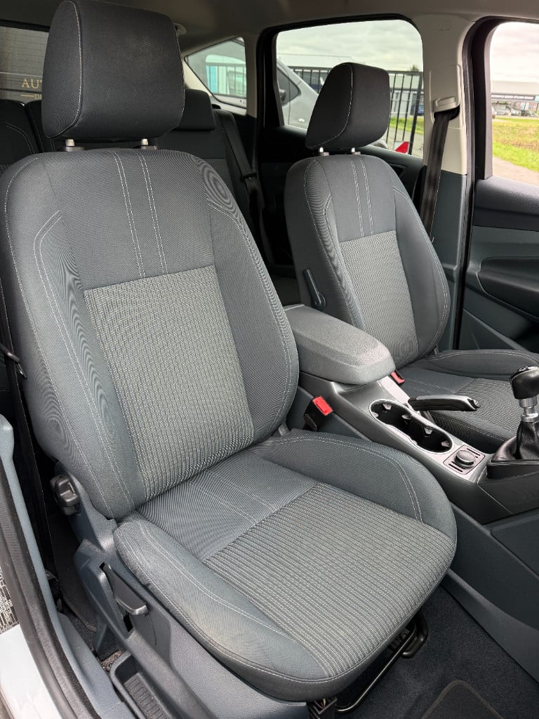 Ford C-max 1.0 - titanium - nieuwe distributie -125pk