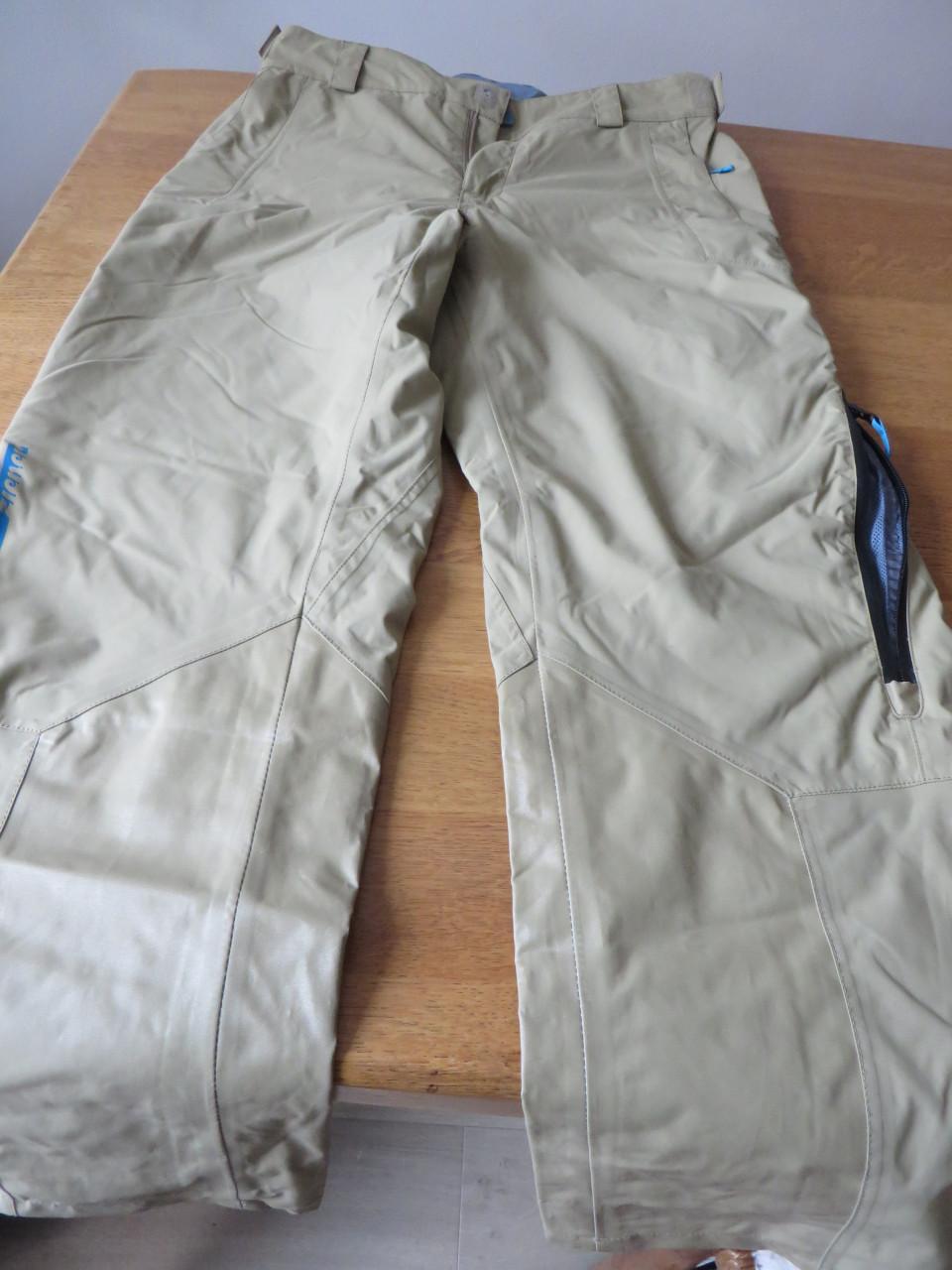 Te koop wintersport kleding   o/a   broeken  /brillen