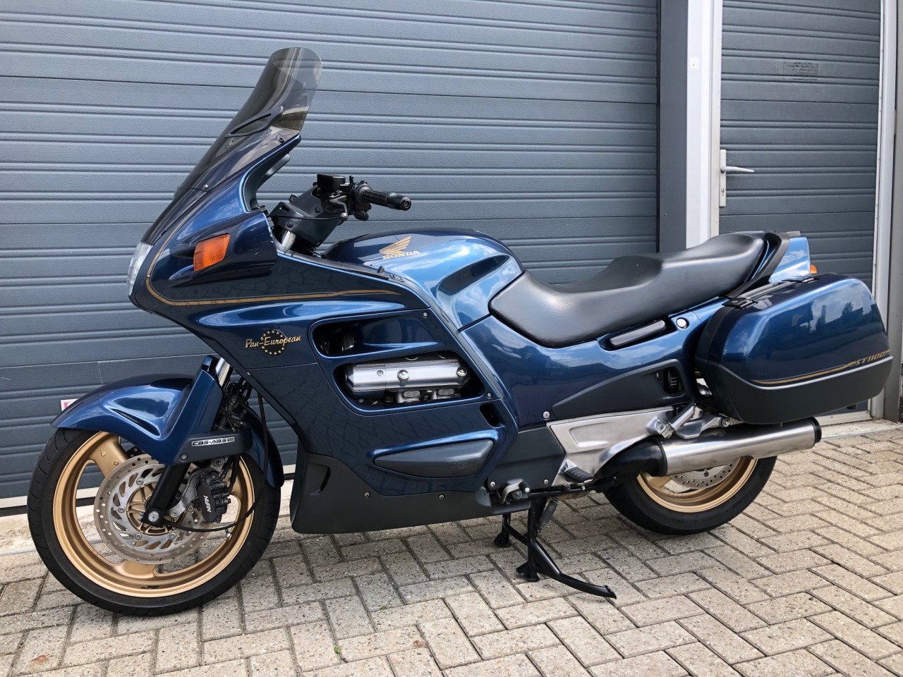 Honda ST1100 Pan European uit 2001 met slechts 38dkm, rijklaar mee €2295,-