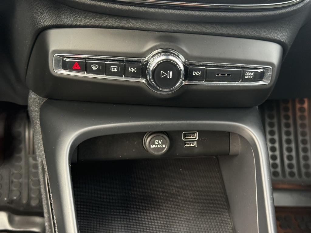 Volvo XC40 t2 129pk aut8 momentum pro| adap.cruise| camera| standkachel| st