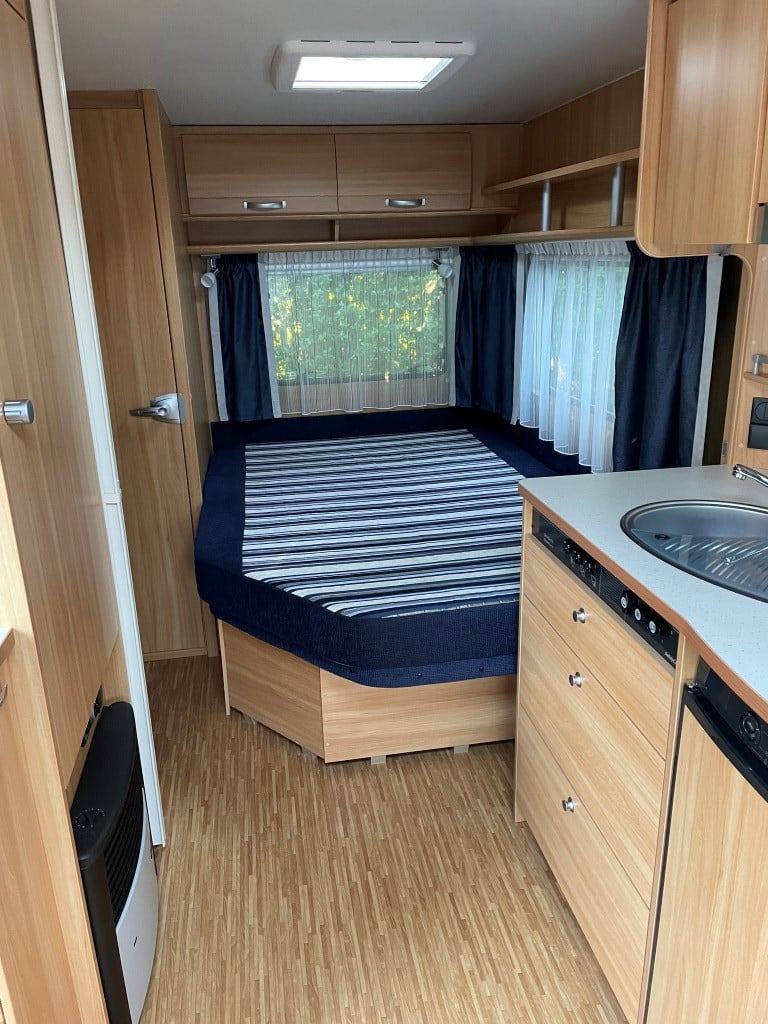 Dethleffs Camper 450 DB met mover