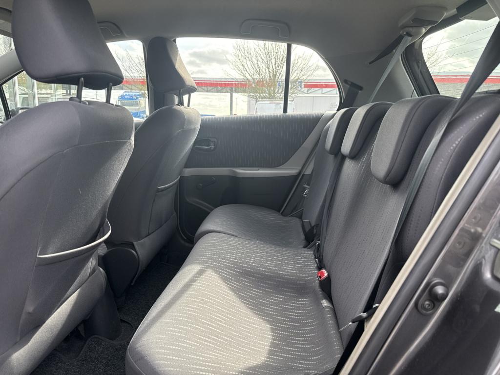 Toyota Yaris 1.3 vvti dynamic | airco | lm velgen