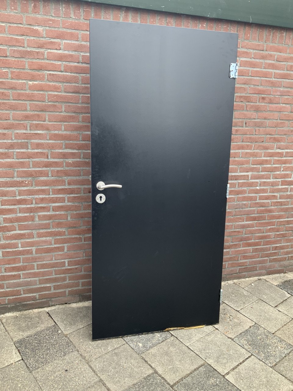 Dichten voordeur met rvs deurgreep