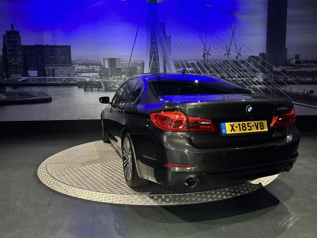 BMW 5 Serie 530e iperformance high executive *schuifdak*harmankardon*