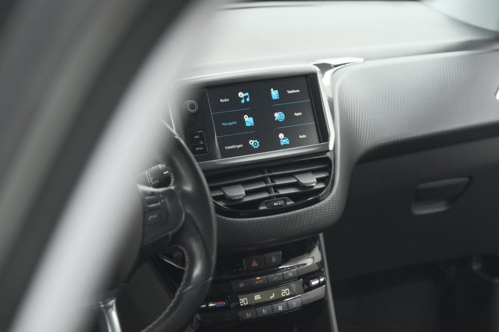 Peugeot 2008 puretech 130 allure | camera | apple carplay | parkeersensoren