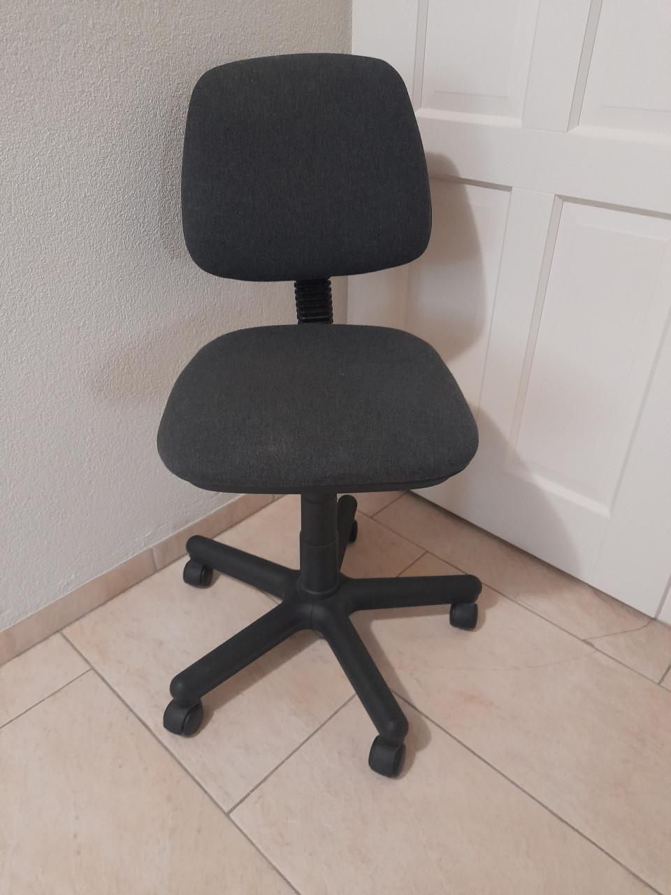 Bureaustoel ( in goede nette staat )