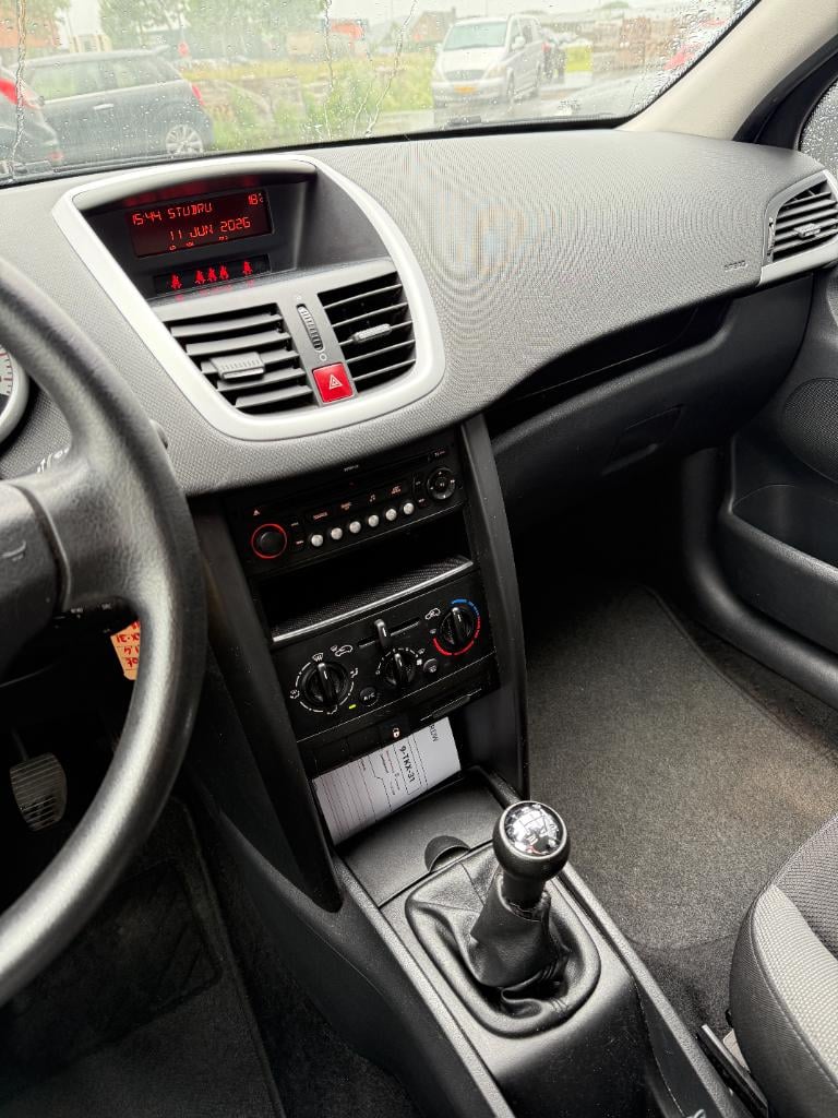 Peugeot 207 1.4 look - airco - nieuwe koppeling