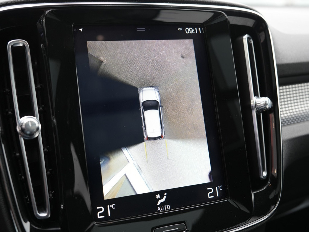 Volvo XC40 t4 190pk r-design| panodak| 360camera| 20''inch| navi| 2 zone cl