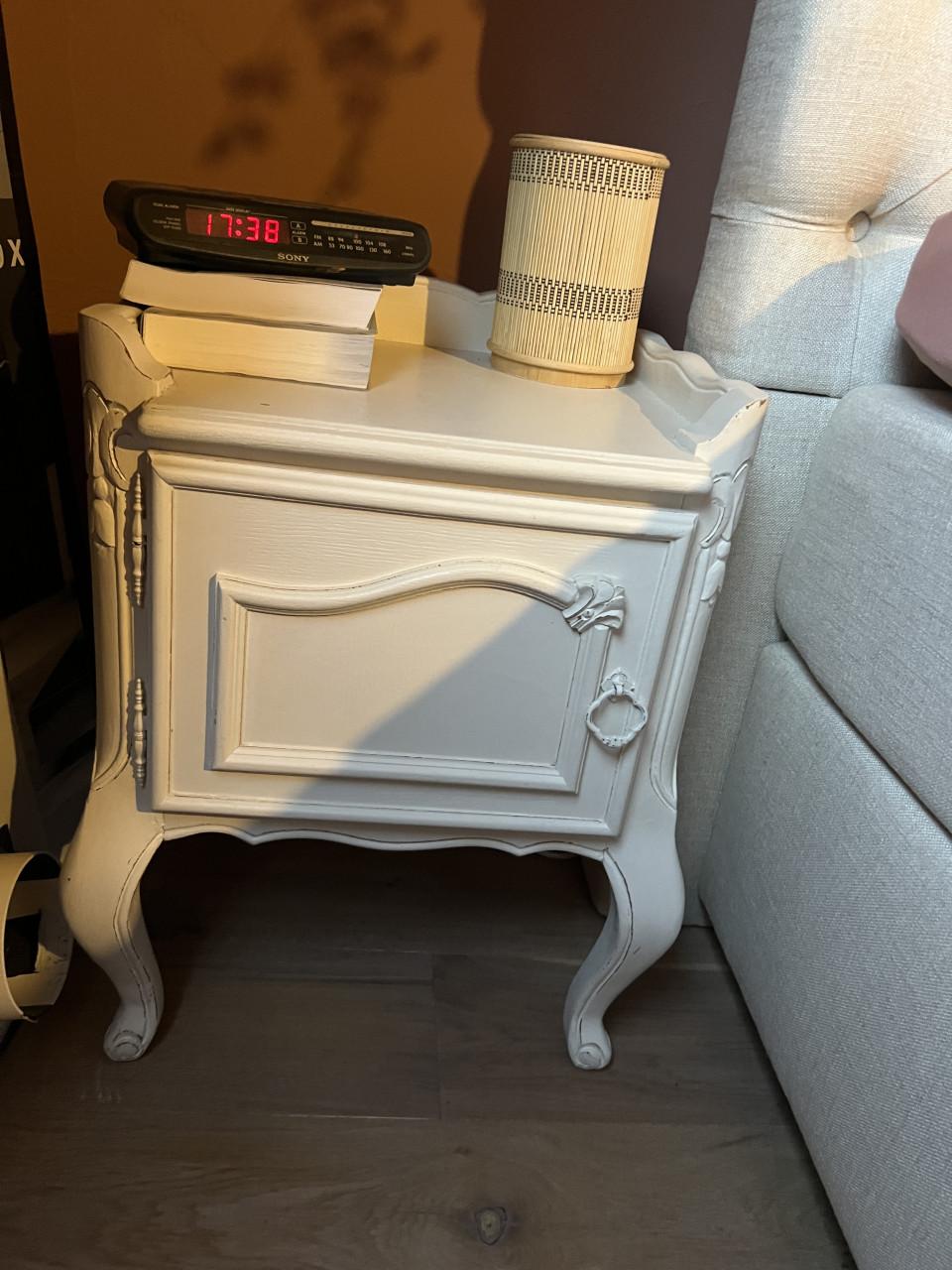 Queen ann vintage kledingkast