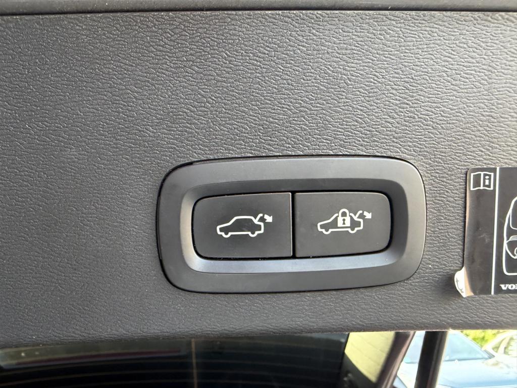 Volvo XC40 1.5 t4 recharge inscription expression