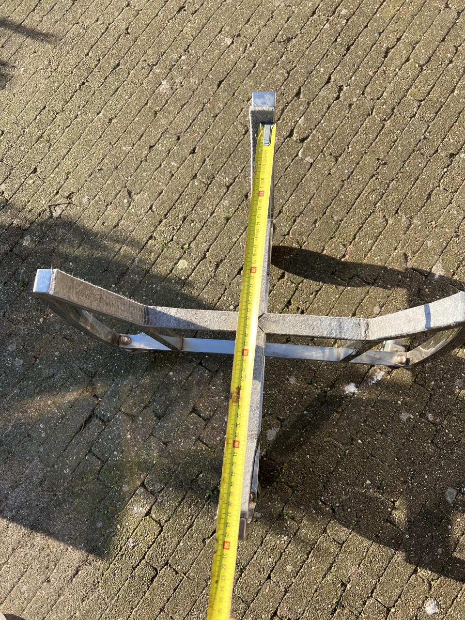 Gratis BBQ onderstel