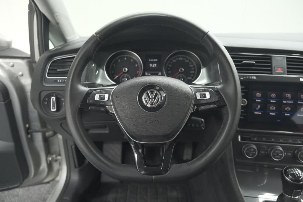 Volkswagen Golf 1.0 tsi 110pk highline | adaptieve cruise control | apple c