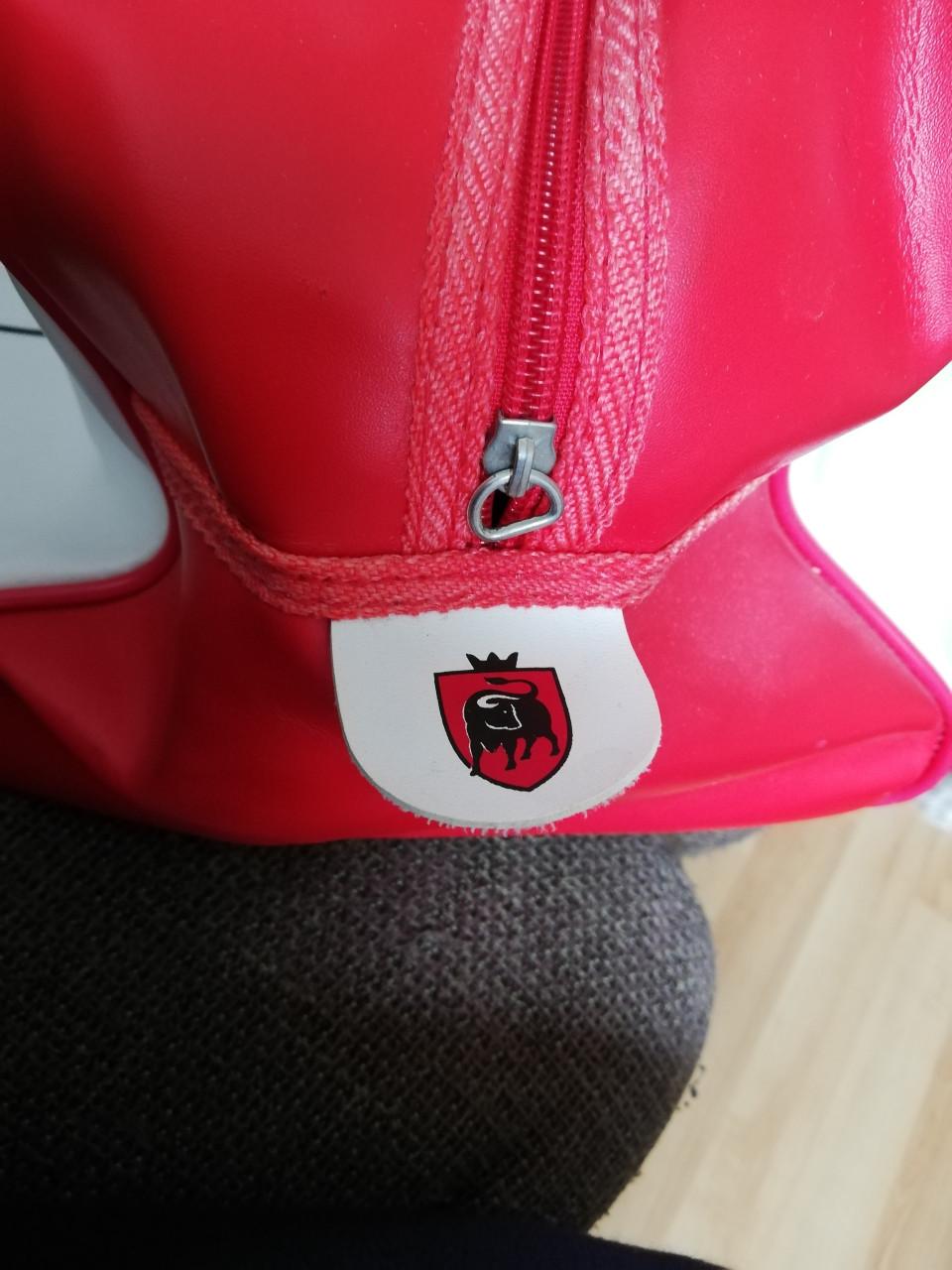 Jupiler sporttas rood wit kunstleer