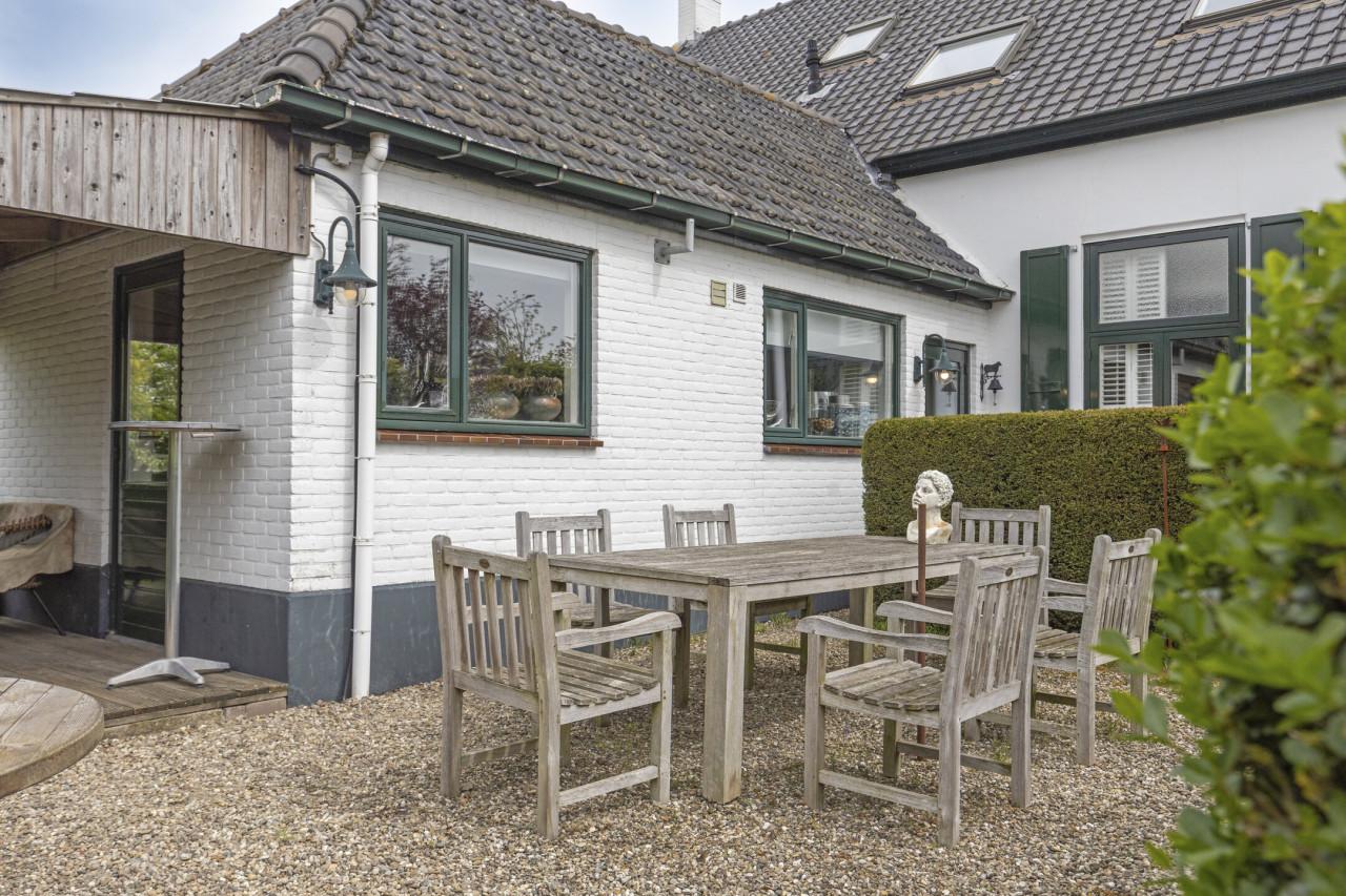 Vrijstaand huis met apart gastenhuis (Bed and Breakfast!)
