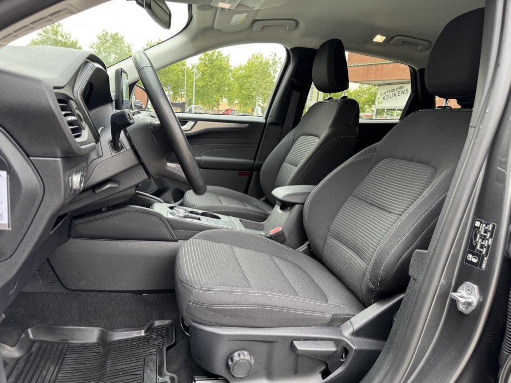 Ford Kuga 2.5 phev titanium trekhaak, nl-auto winter pack