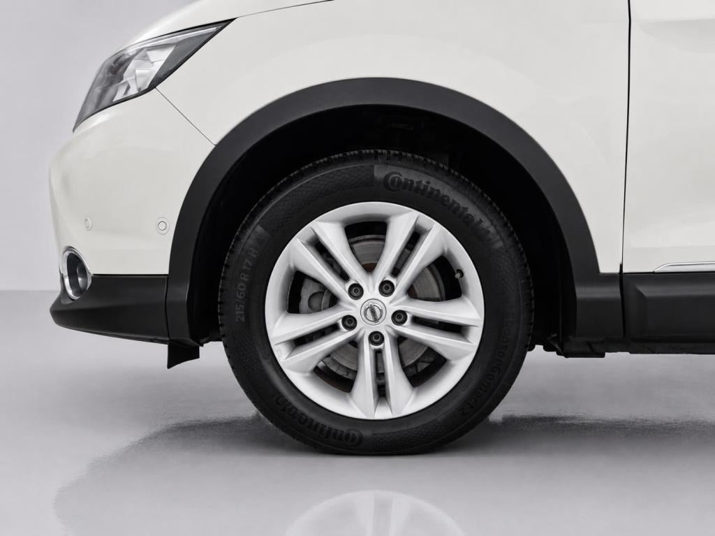 Nissan Qashqai 1.2 tekna automaat incl. trekhaak!