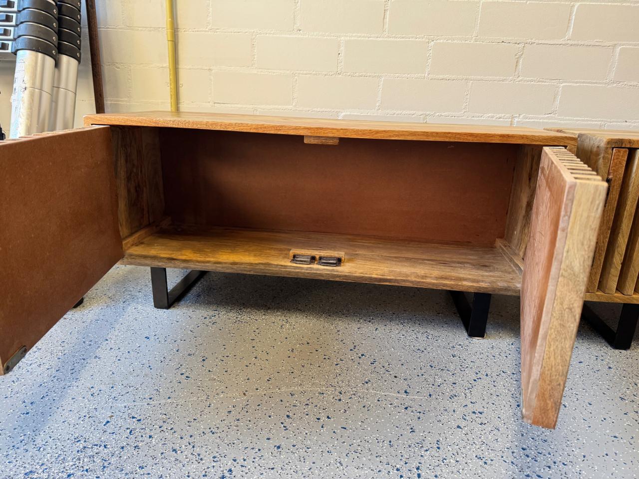 Twee mango houten kasten - TV meubel
