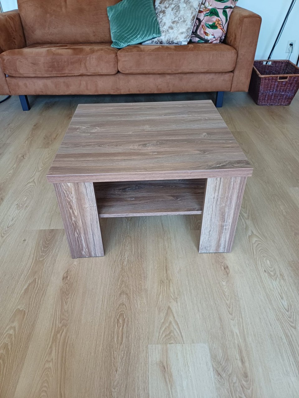 Leuke gave vierkante bijzet/ hoektafel