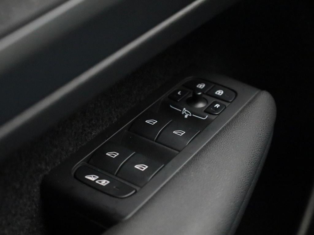 Volvo XC40 recharge core | automaat | apple carplay / android auto | virtua