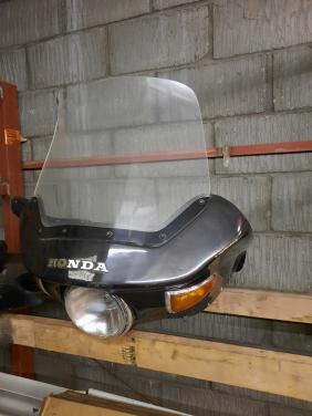 Vintage motorkuip en toebehoren van Honda motorfiets voor in mancave oid