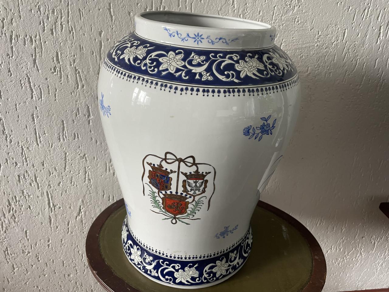 Frans porselein merk TOUSSI COURT vaas 43 cm
