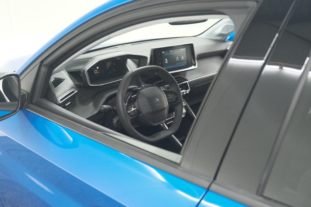 Peugeot 208 puretech 100 allure | adaptieve cruise control | camera | apple