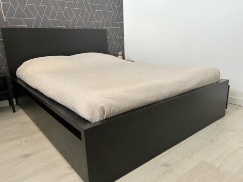 Bed met lades