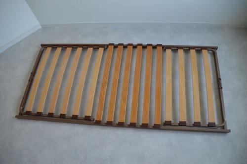 Lattenbodems, metaal+hout, 90x200 cm.