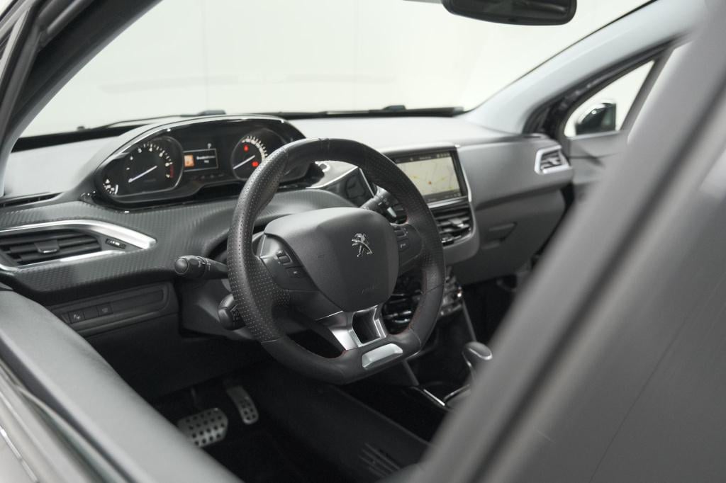 Peugeot 2008 puretech 110 eat6 gt line | trekhaak | camera | panoramadak | 