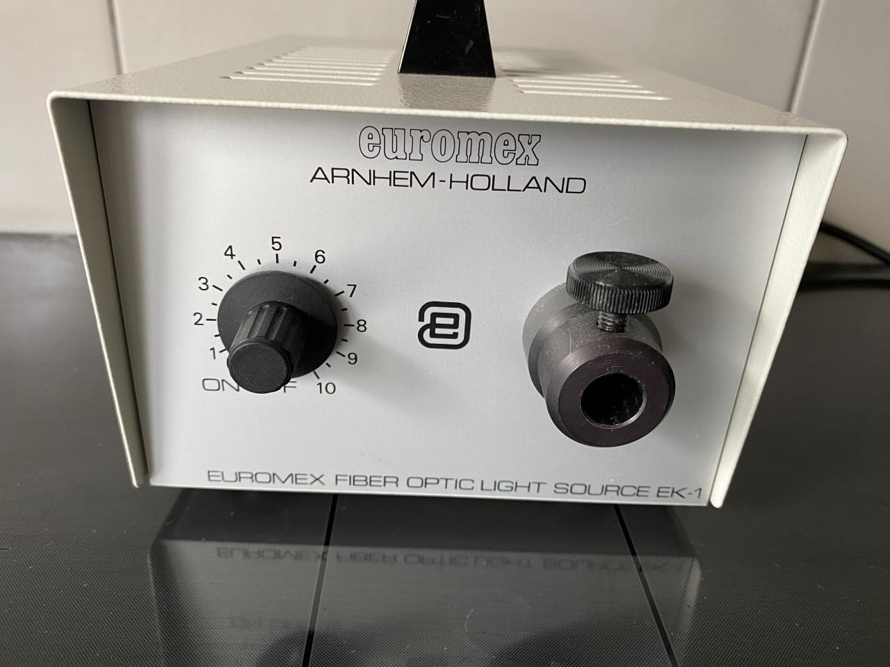 Koud lichtbron Euromex 100W met dubbele starre glasfiber lichtgeleiders