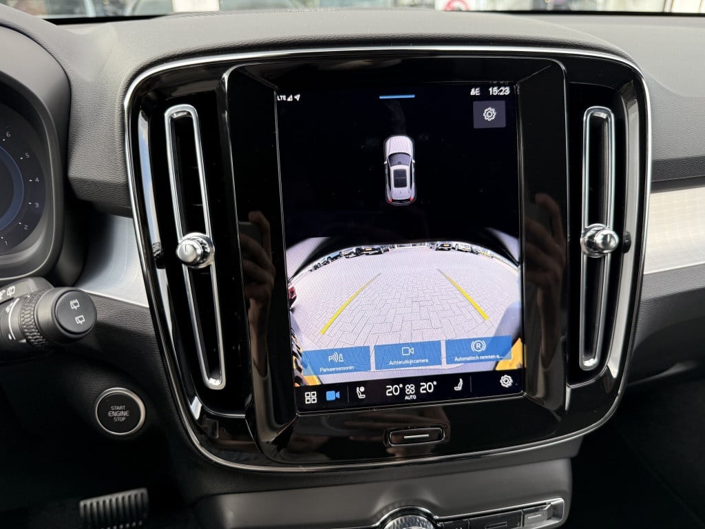Volvo XC40 b4 197pk plus dark |adap.cruise| trekhaak | camera| elektrische
