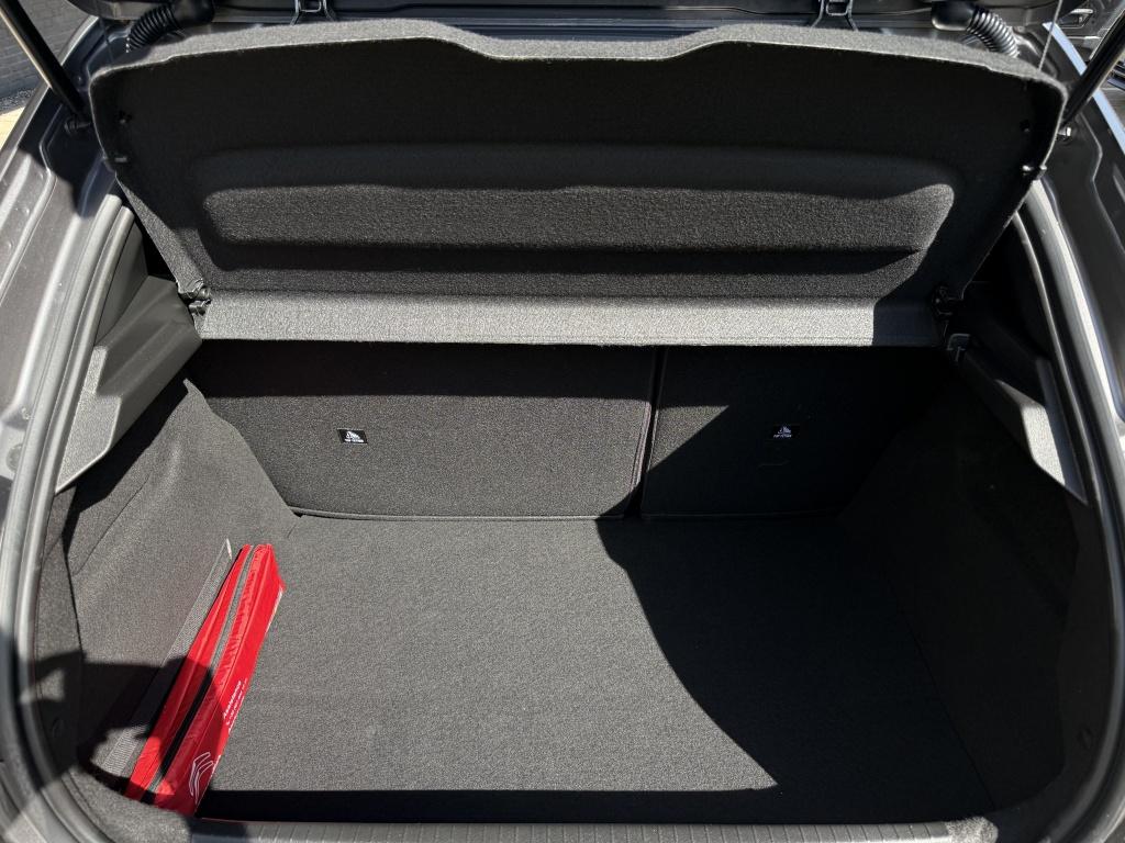 Peugeot 208 1.2 pt style - nieuwstaat -