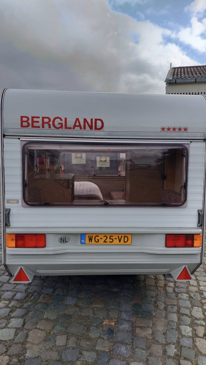 Bergland met volautomatische mover en luifel