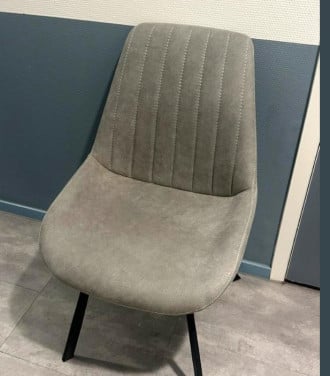 2 eetkamerstoelen