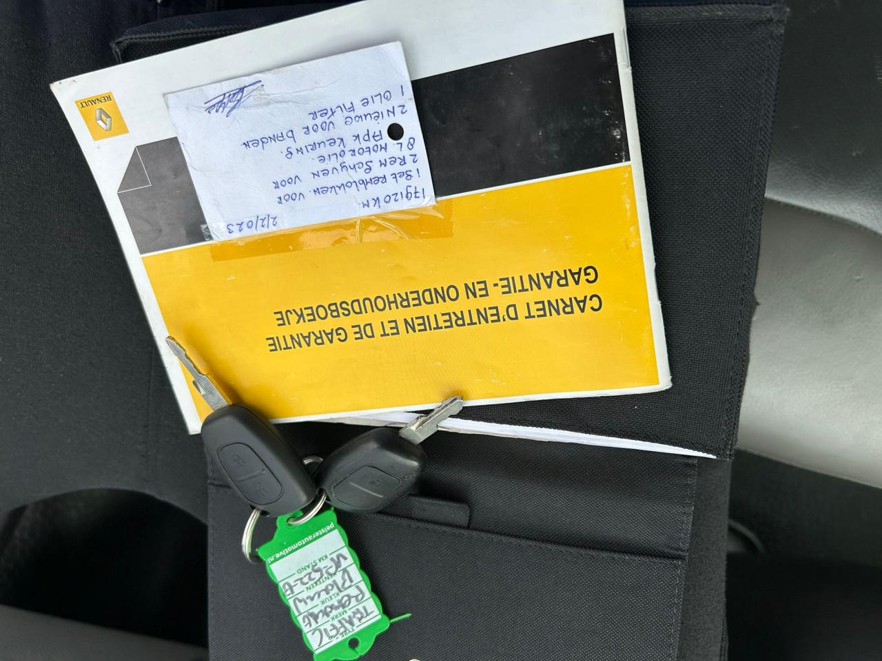 Renault Trafic 2.5 dCi T29 L2H2 DC Dubbel Cabine Automaat Trekhaak