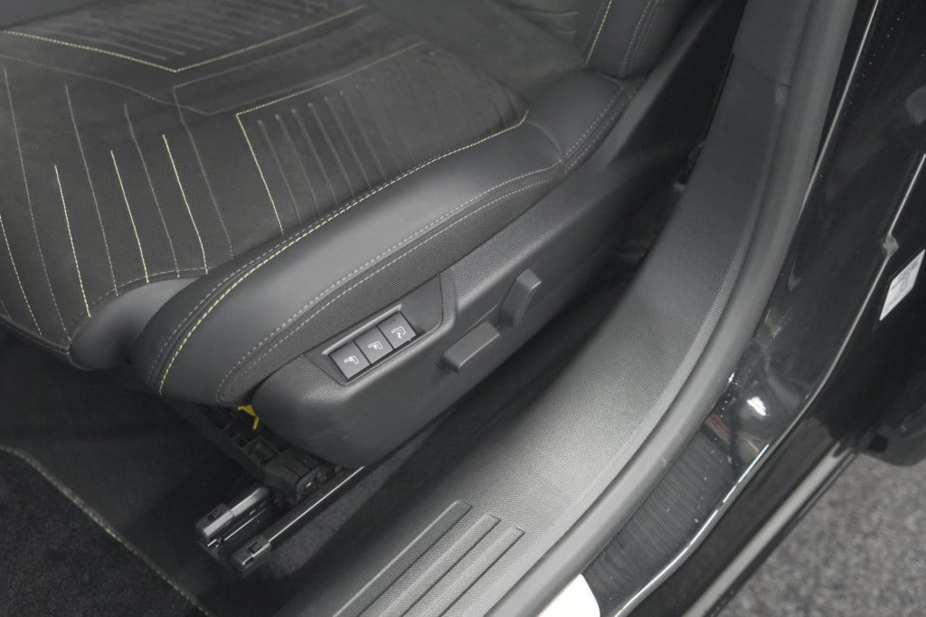 Peugeot 2008 puretech 130 eat8 gt | 360 camera | adaptieve cruise control |