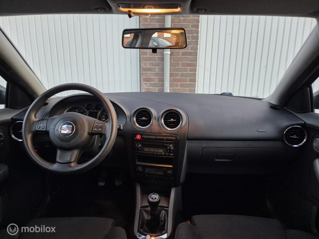 Seat Ibiza 1.6-16v freestyle / 5- deurs / cruisecontrol / airco