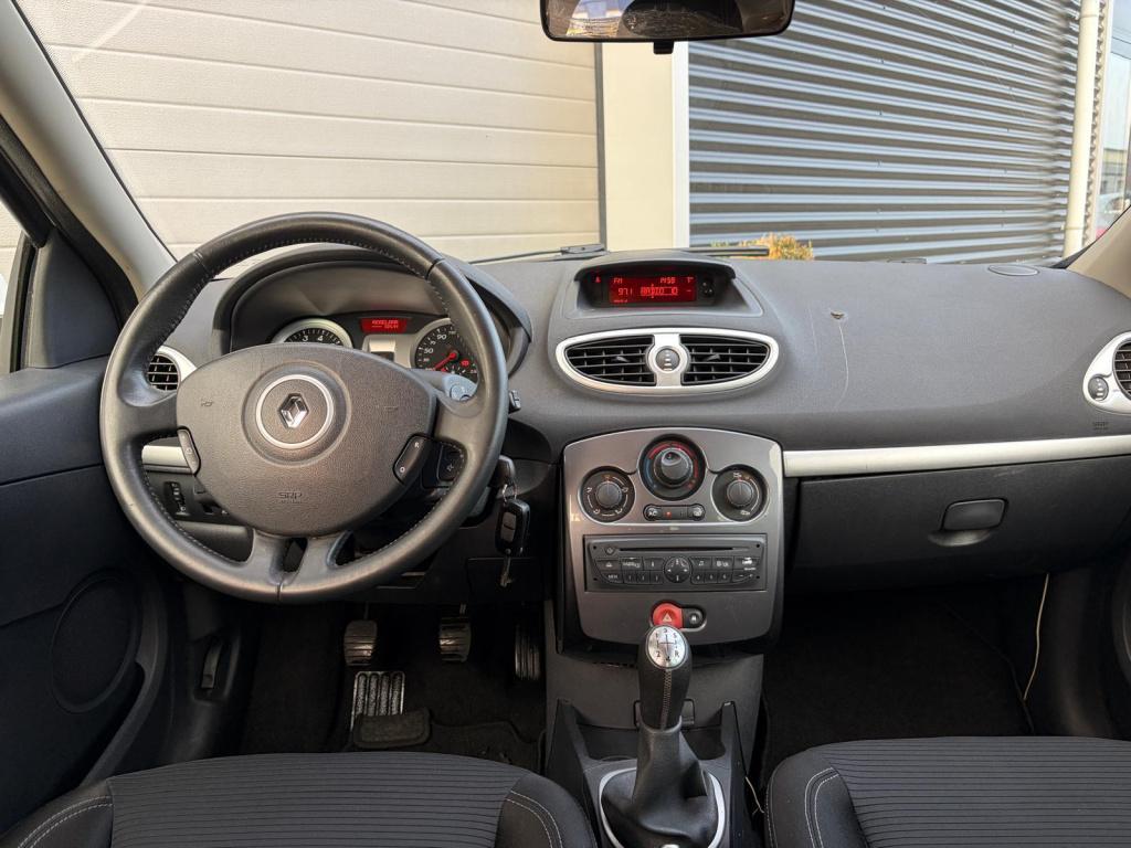 Renault Clio 1.2 collection/apk/airco/cruise ctrl/trehkaak/
