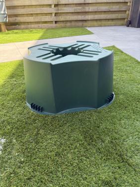 Groene Harcostar regenton standaard