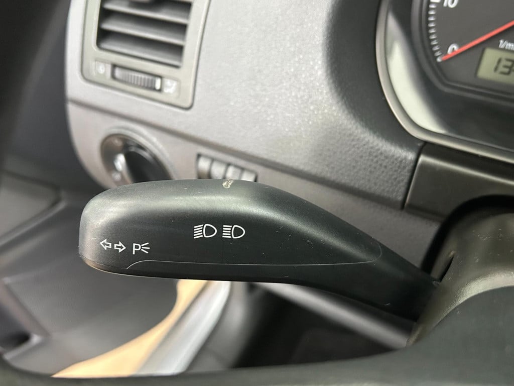 Volkswagen Polo occasion 1.4-16v sportline | grijs | automaat | airco | twe