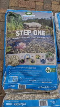 Vijversubstraat 8 zakken van 20 ltr. Step One.