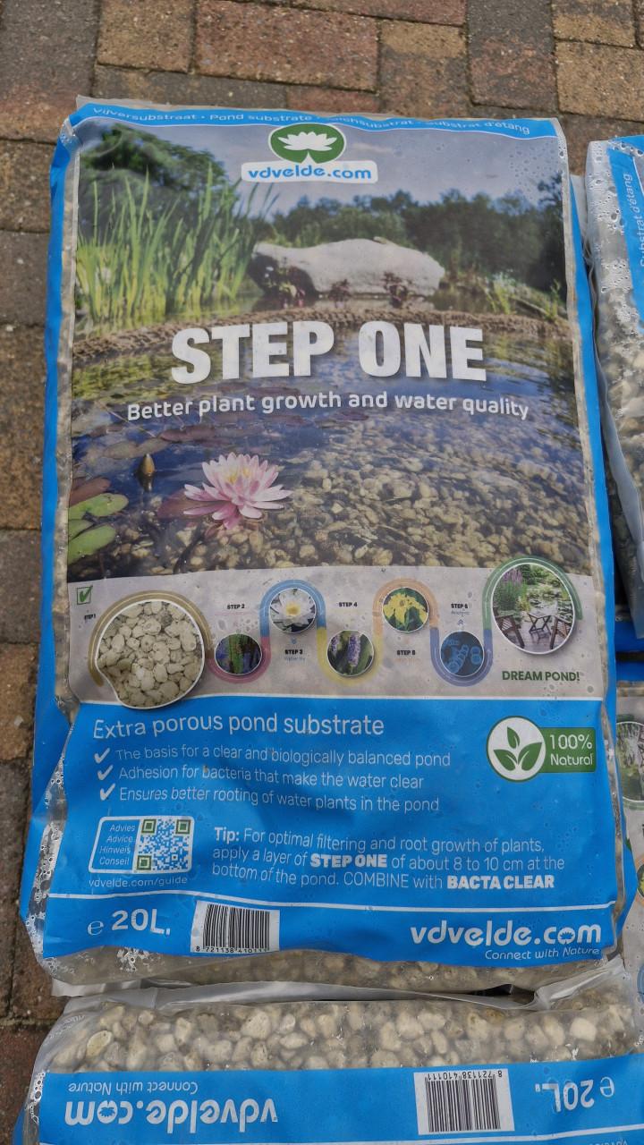 Vijversubstraat 8 zakken van 20 ltr. Step One.
