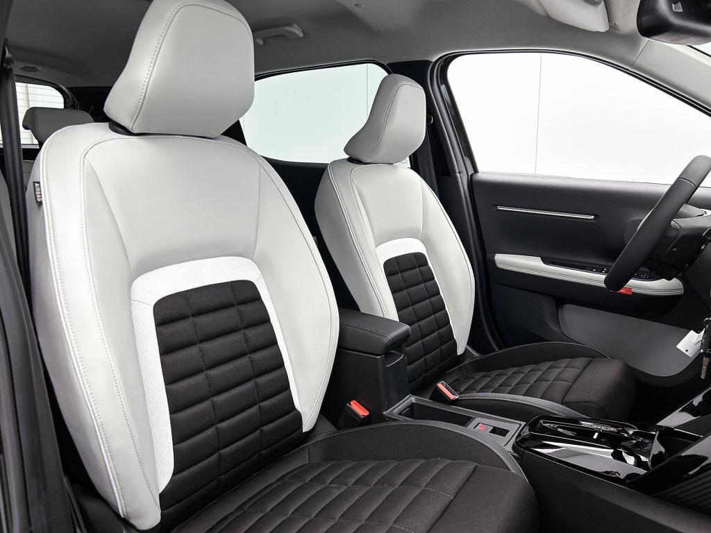 Citroen C3 Aircross hybrid 145pk automaat max 7 persoons | two tone | navig