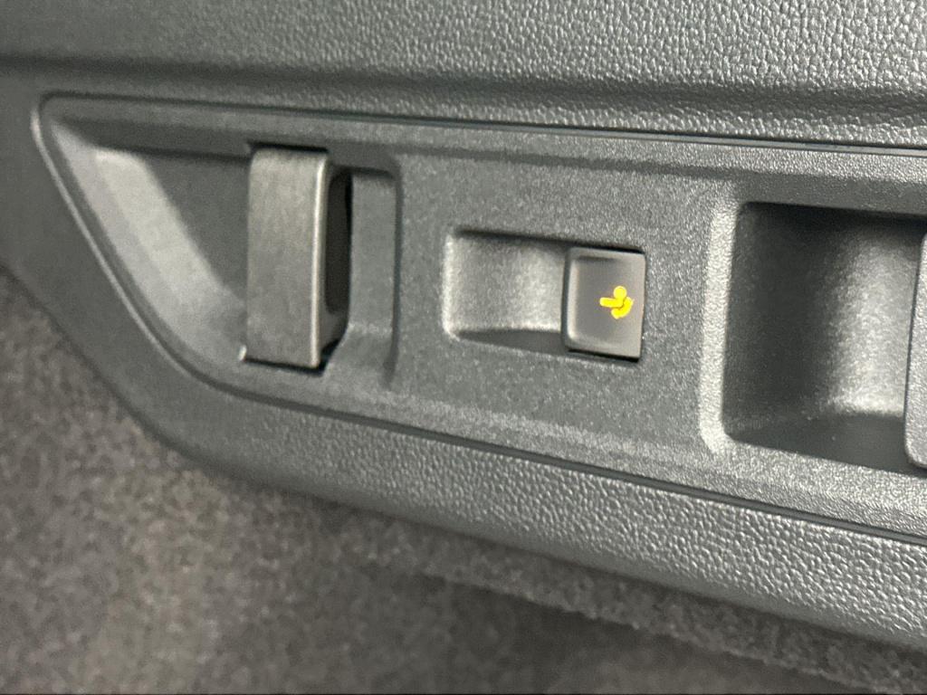 Skoda Superb sportline business 1.5 tsi phev 150 kw / 204 pk co