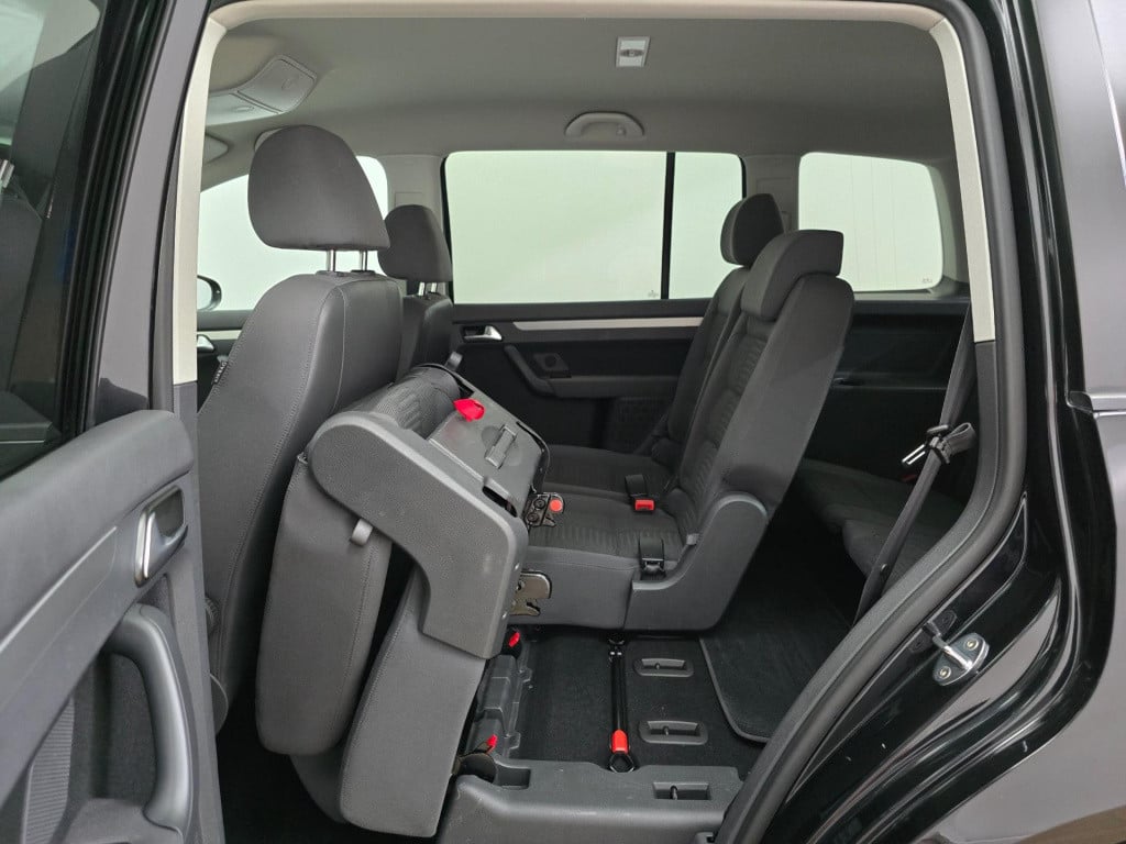 Volkswagen Touran occasion 1.4 tsi highline automaat en 7 zits(!) | tweedeh